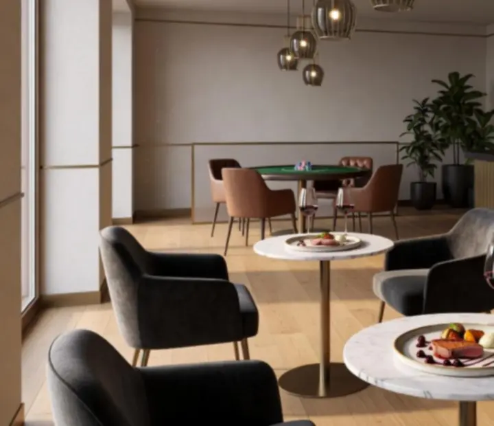 Moderní interiér prémiové restaurace připravené na pokerový večer